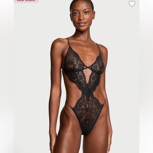 VS NWT Twinkle Strap Lace Teddy black